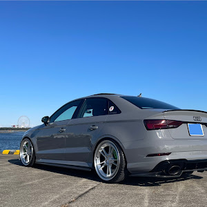 RS3 セダン