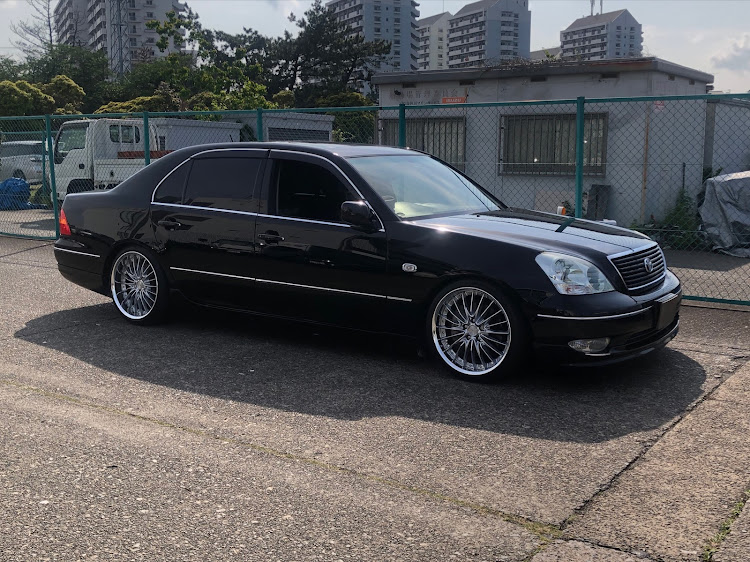 セルシオの車検完了‼️・まだまだ乗ります・型は古いがシケには強い・ハイブリッド？知らんがな…・やっぱ好きな車に乗るのが一番に関するカスタム事例の投稿画像2枚目