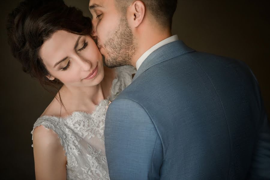 Fotografo di matrimoni Rostyslav Kostenko (rossko). Foto del 8 novembre 2017