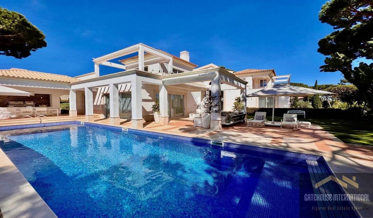 Property with pool Faro