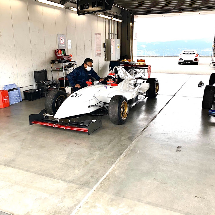 シビック(欧州HB)のFK７・フォーミュラカー・シビックハッチバック・サーキット・富士スピードウェイに関するカスタム事例の投稿画像2枚目