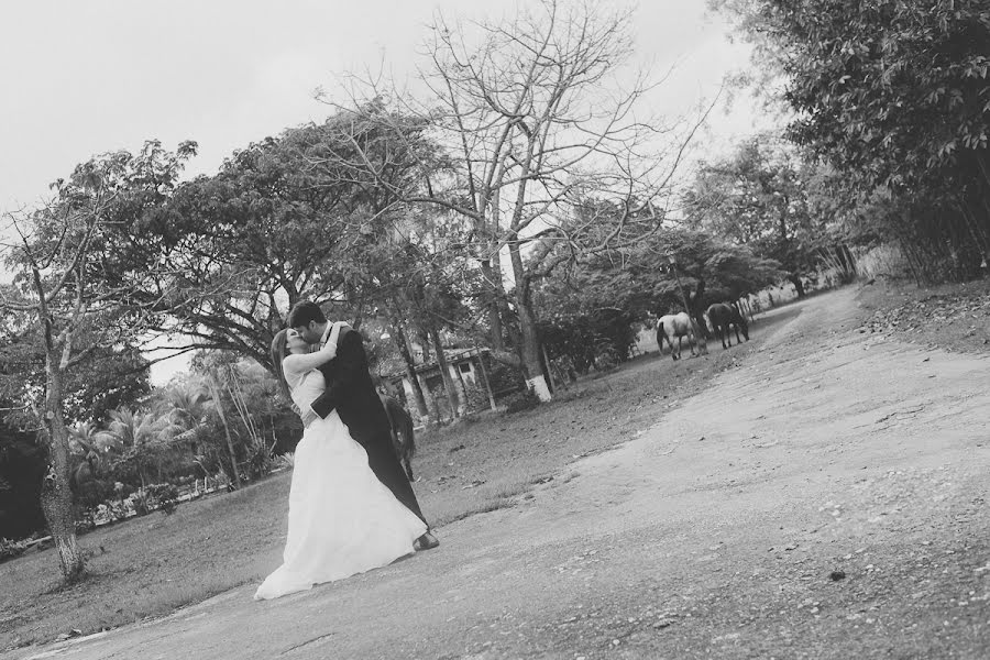 結婚式の写真家Hector Salinas (hectorsalinas)。2015 5月24日の写真