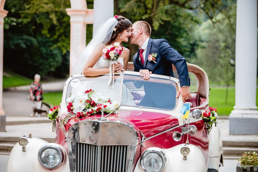 Fotógrafo de casamento Zoryana Baluk (zirka001). Foto de 8 de setembro 2017