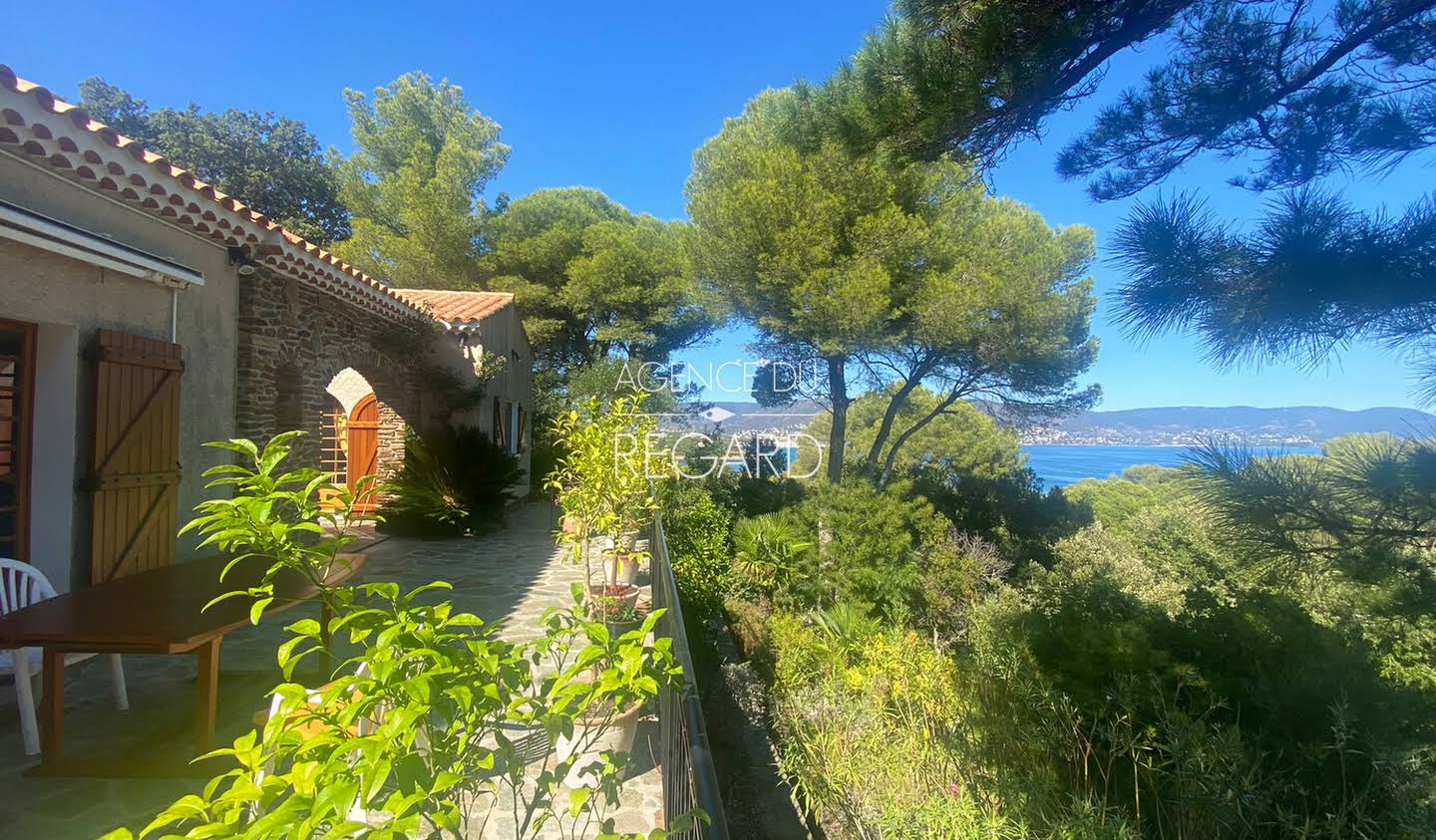 Propriété en bord de mer Bormes-les-Mimosas