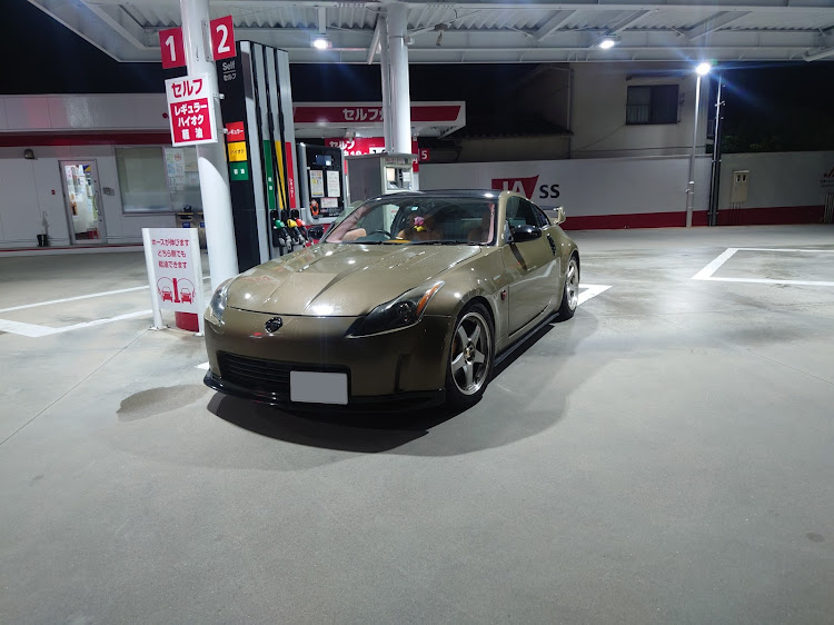フェアレディZの#フェアレディＺ33・低そうで低くない少し低い車・ガソリン満タン・ガソリンスタンドは盛れるに関するカスタム事例の投稿画像1枚目