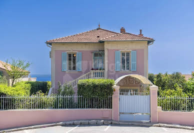 Villa with garden and terrace 4