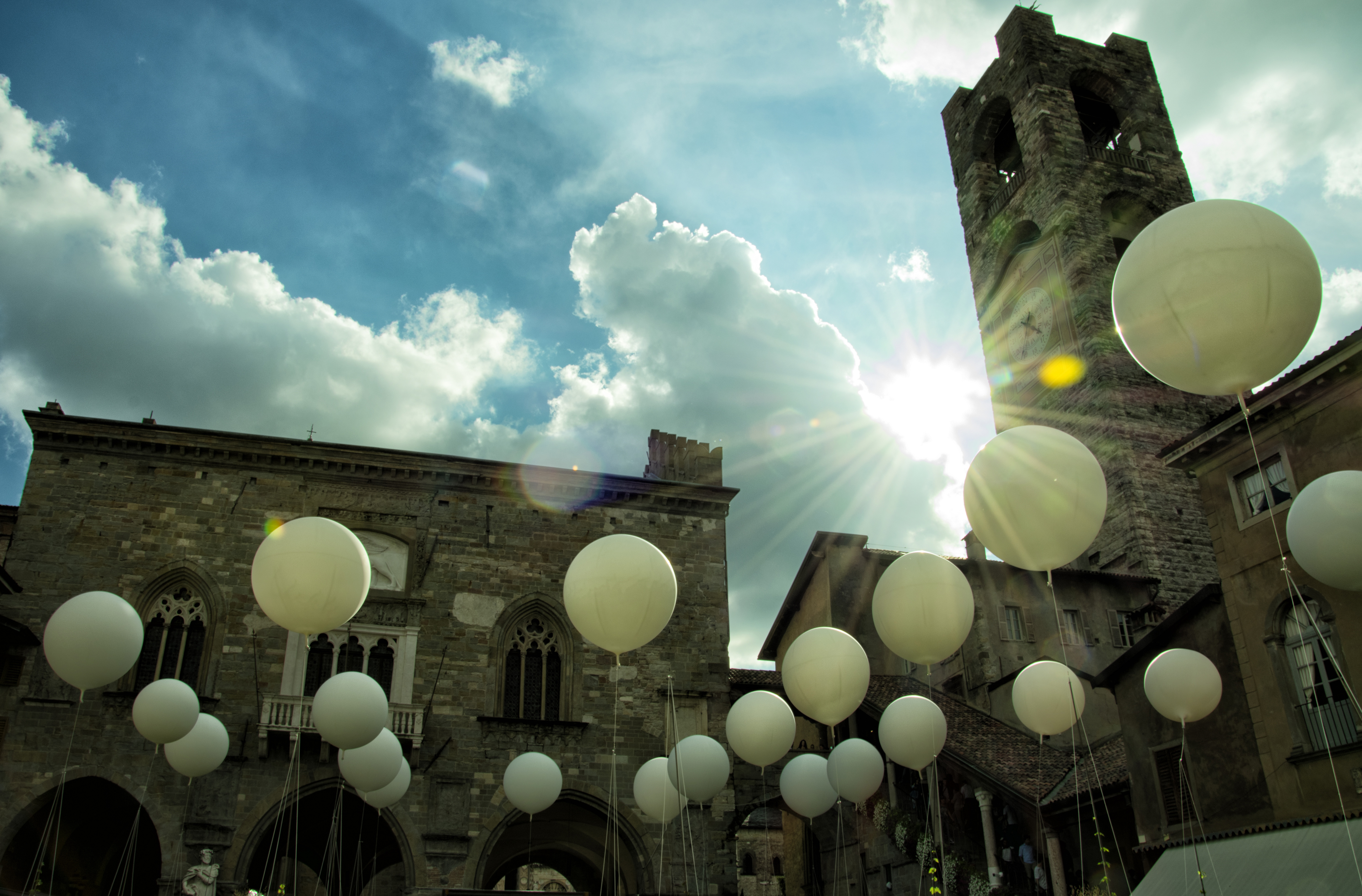 Luce,nuvole e Campanone di Bergamo Alta di Cperso