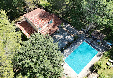 House with pool 2