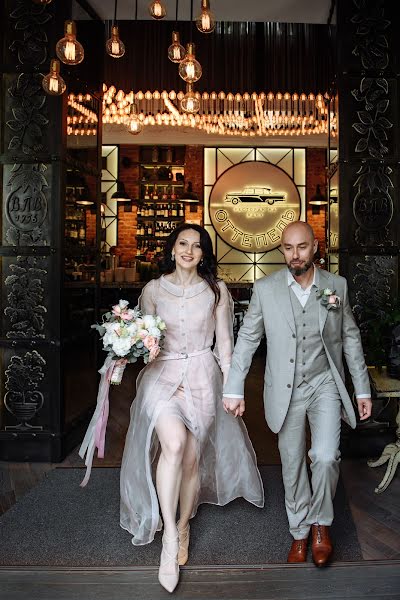 Fotógrafo de bodas Aleksandra Sharova (vnebesolnce). Foto del 6 de septiembre 2020