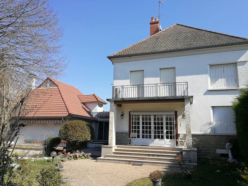 Vente maison 9 pièces 321 m² à Le Creusot (71200), 199 000 €