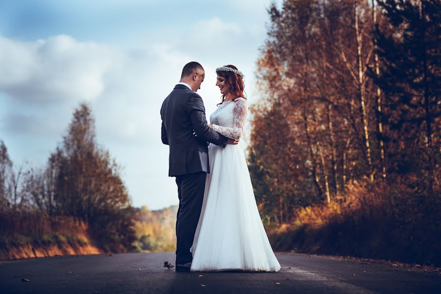 Fotógrafo de casamento Adam Abramowicz (fotostrobi). Foto de 9 de dezembro 2017