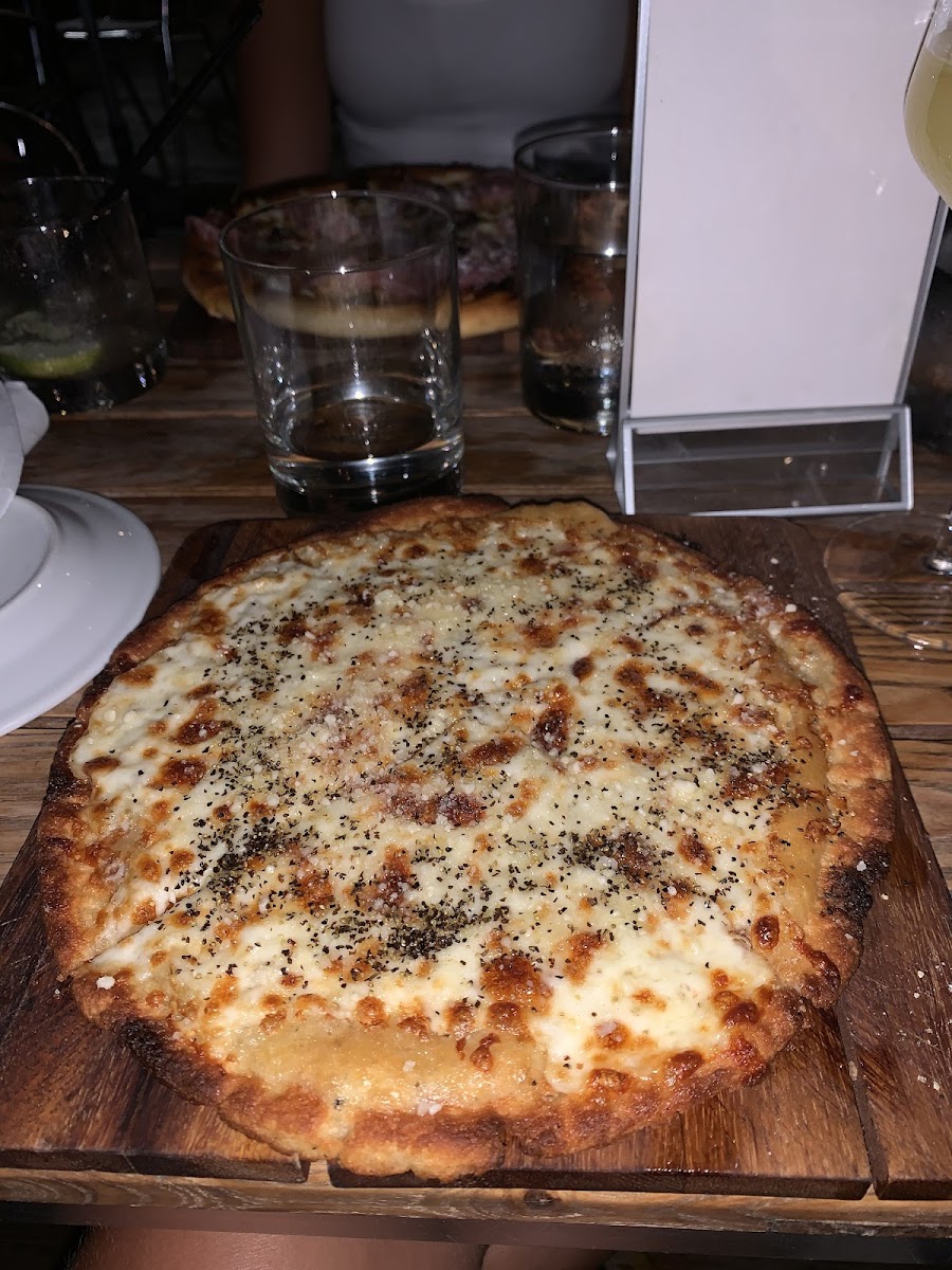 Cacio e Pepe pizza