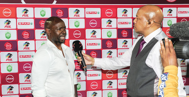 Steve Komphela could be announced as the new Lamontville Golden Arrows on December 28 2018 to replace Clinton Larsen.