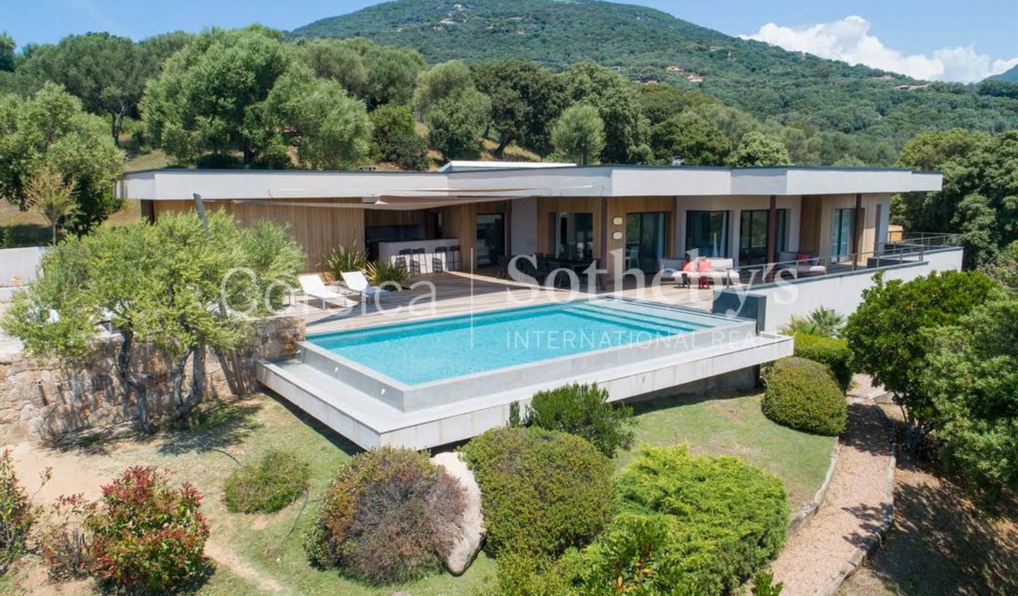 Seaside villa with pool Olmeto