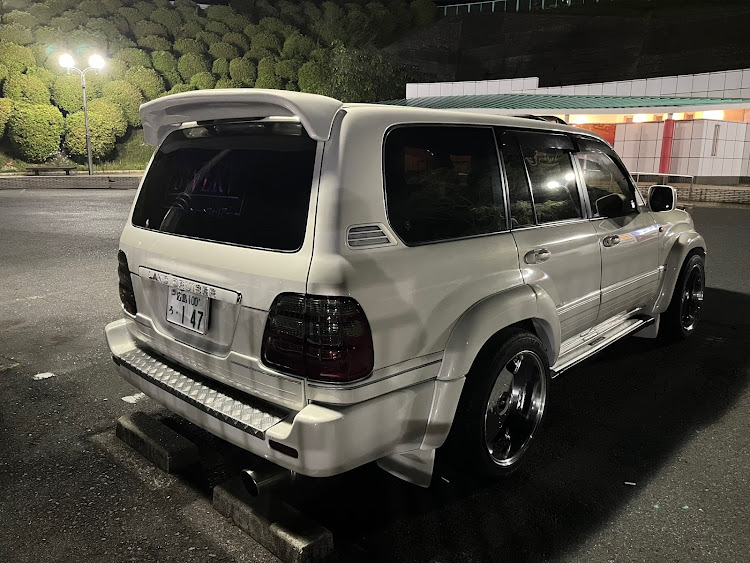 ランドクルーザー100のバグガード・割れ・ショック・部品売ります・#うりますに関するカスタム事例の投稿画像4枚目