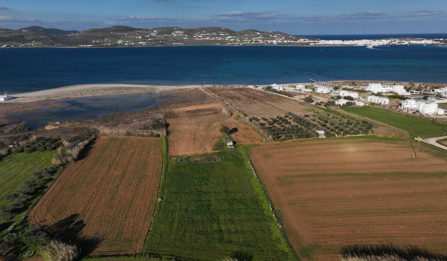 Land Paros