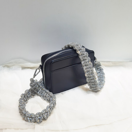 Title 3, Niche Bag Senior with Diamonds and Thick Chain
