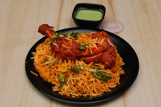 Chicken Hyderabadi Biryani With Pyaz Chutney