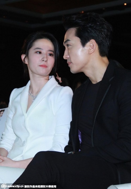 Song Seung Heon S Agency Clarifies That Liking Ex Girlfriend Liu Yifei S Post Was Just An Accident Koreaboo