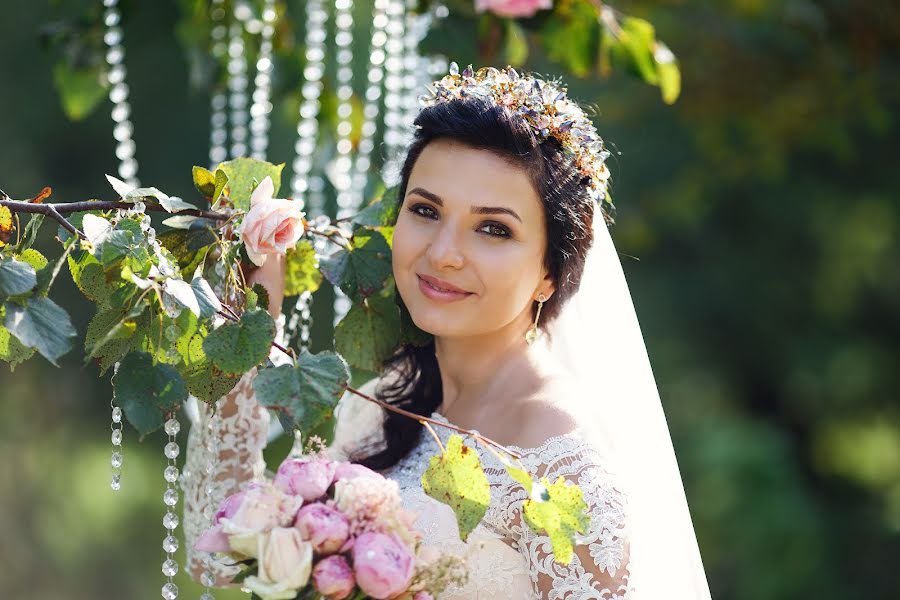 Fotografo di matrimoni Alla Bogatova (bogatova). Foto del 12 settembre 2017