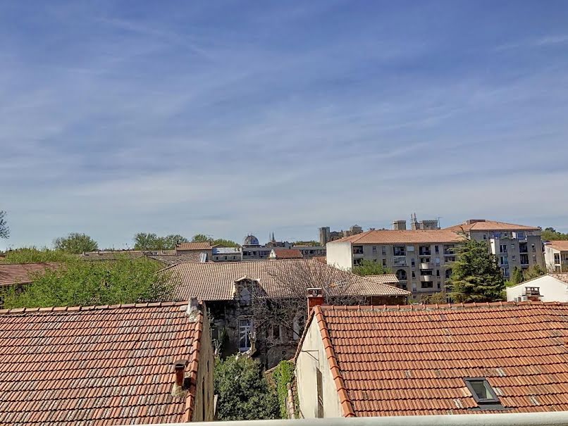 Location meublée appartement 3 pièces 74 m² à Avignon (84000), 950 €