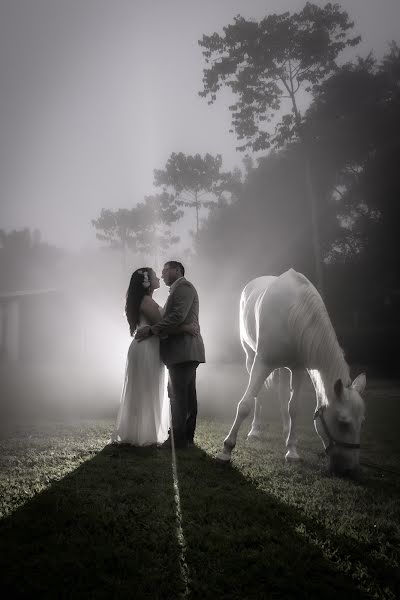 Fotografo di matrimoni Paul Sierra (padrinodefoto). Foto del 16 ottobre 2019