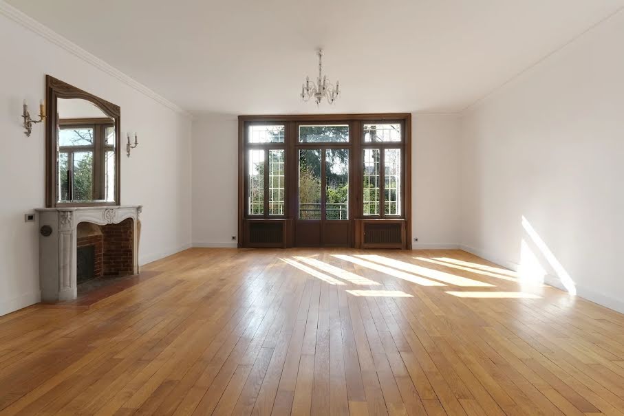 Location  appartement 5 pièces 150 m² à Neuilly-sur-Seine (92200), 5 233 €