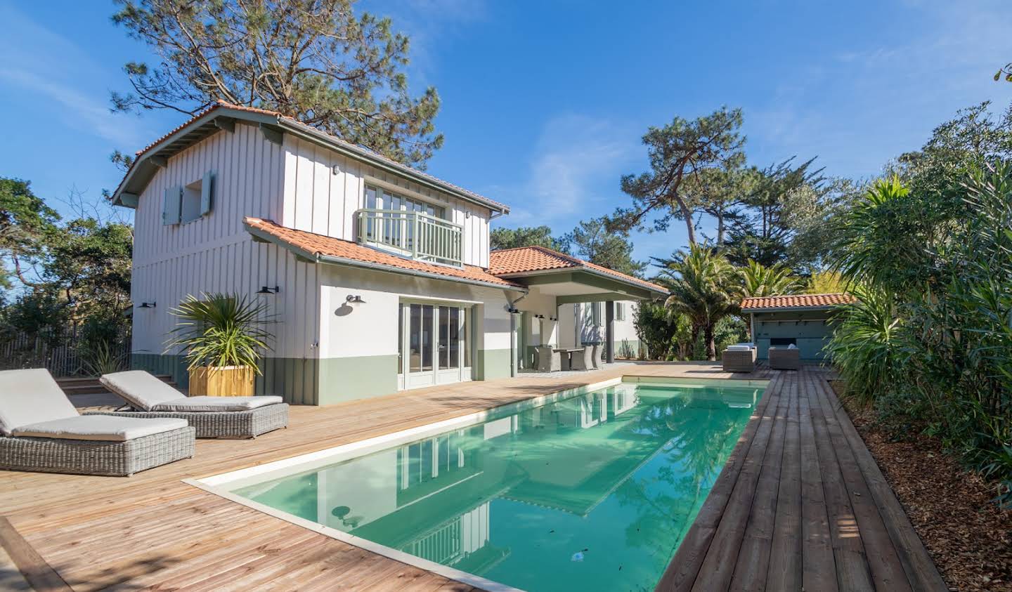 Villa avec piscine en bord de mer Lège-Cap-Ferret