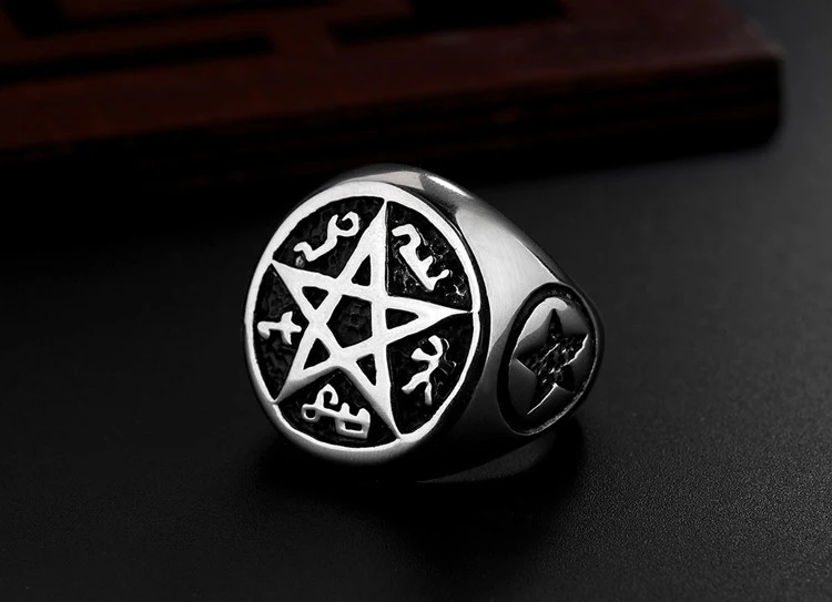 Bague en acier titane cinq étoiles pour homme
