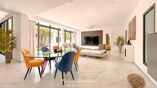 House with pool and terrace 3
