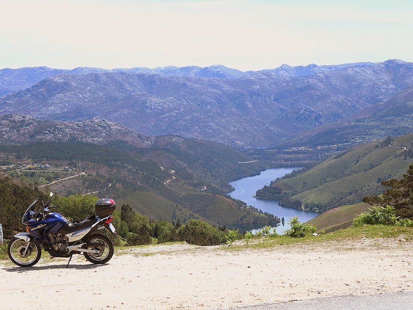 Um canto do Parque Nacional da Peneda-Gerês FmXl-Ef5r_LsSD0BN3HckRDH6vz9rRE0zXddA8YlUIAndnmHceHL1VwLZsb_10bd0zBPaMaIaHnN3d7Iyyydekt4k-wFZ3qQDrUy59qLvTQbaabEyAUHAJDFpy5p24WhQOSOQdFUbobbe4ktR7Ms_vT9-qMokjbDPqChr1EsikUW6PYFPaypIjBSGCyBT1Wf4nn3mBOPE2-49hEcN0SY5Ose4FfuW7rxRafi0J663irId7bKSZdJvlSMY35B6ztLLrhof3V_C08Gc1mwhpsB4QIUqcGZbB-Iwg3WYC_Xjr0h-xY2z_31wJ-SO7oYv_K1WP4lhsek2On7jrqORftmYjxcsMbY8htK5PHn6YHA5wiCQH0iABX-BMuloypHaG3Dil_koQitnaZkpPziToUUO6hFD4qR45grQ_IFtEK4GMCd5Gw7NAWV0Zrb7DvA695PV_GTpl6Oor8AgUFZD9JdhXme2tv4Az7rabf476Y5_zAtpoE17Bvwl46HhX_OjiizioC6xxs6dUGMzet7EZq-SuDfS6JNATgjYycjvMzzthZEsxizEI5mf1El_jevo_yjC4x_q8ztJ63fLrz5K-eSHd0fWvhltto=w819-h615-no