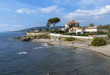 Villa avec terrasse 1