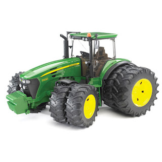 Трактор John Deere 7930 с двойными колёсами Bruder за 3 881 руб.