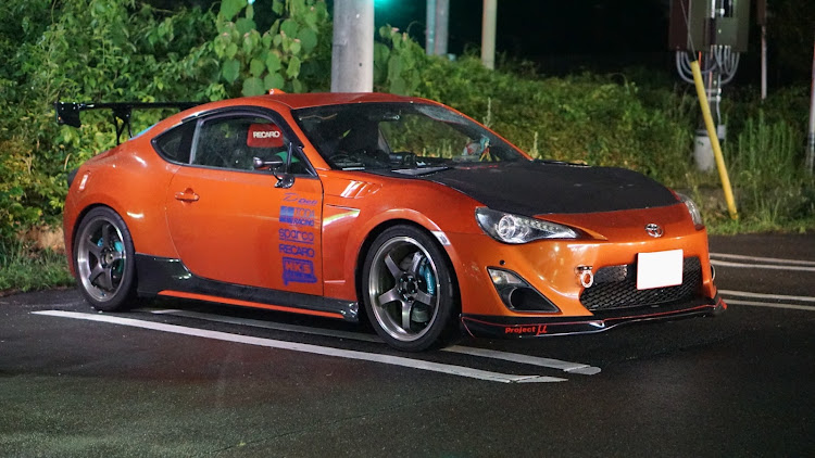 86の86・西武園西・コンビニ駐車場にてに関するカスタム事例の投稿画像1枚目