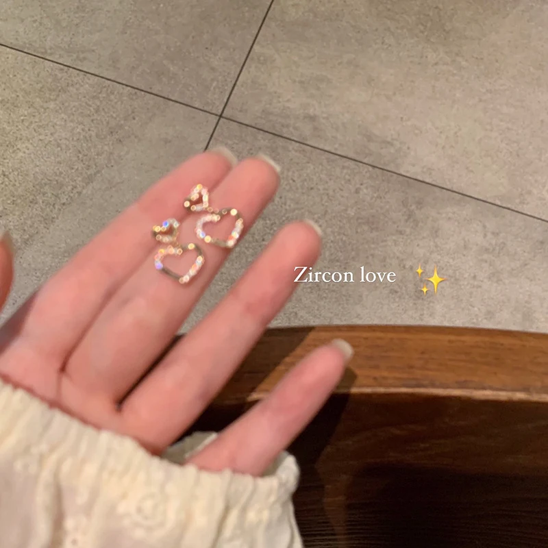 Geometrische oorknopjes van hoge kwaliteit met parel. Veelzijdig en stijlvol, perfect voor elke outfit.