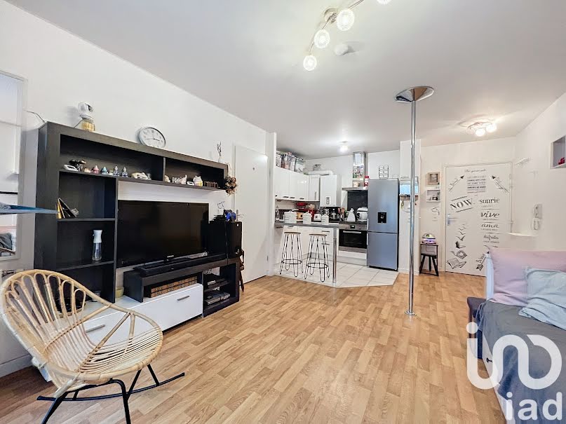 Location meublée appartement 2 pièces 39 m² à La Queue-en-Brie (94510), 980 €