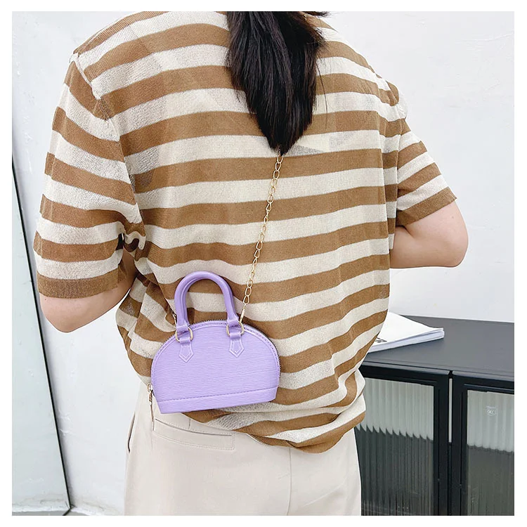 Title 5, Bolsa Feminina Shell Crossbody com Corrente Des...