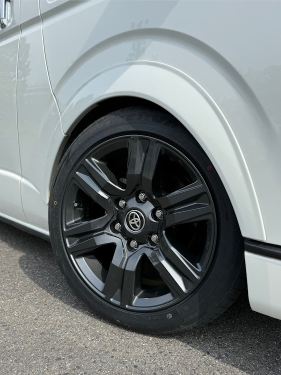 ハイエースバンの仮装USDM・usdm・AMEND・車検から帰って来た・2インチローダウンに関するカスタム事例の投稿画像2枚目