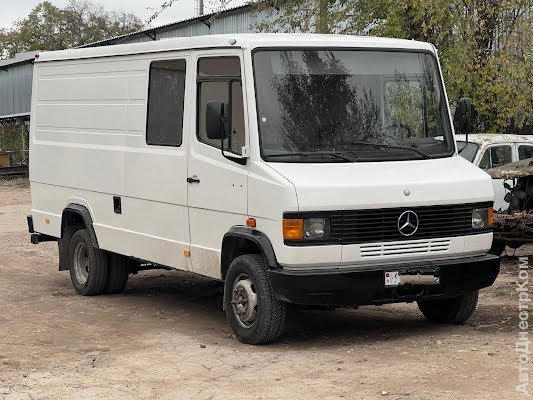 продам авто Mercedes Vario  фото 1