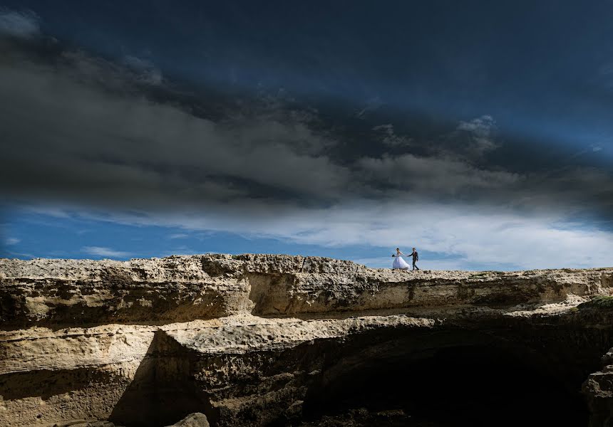 結婚式の写真家Vito Cosimo Arena (vitocosimoarena)。2022 12月3日の写真