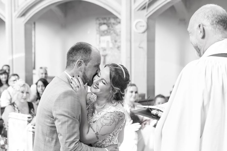 Fotografo di matrimoni Donna Konjo (konjophoto). Foto del 1 luglio 2019