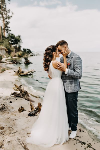 Wedding photographer Karina Ostapenko (karinaostapenko). Photo of 8 August 2019