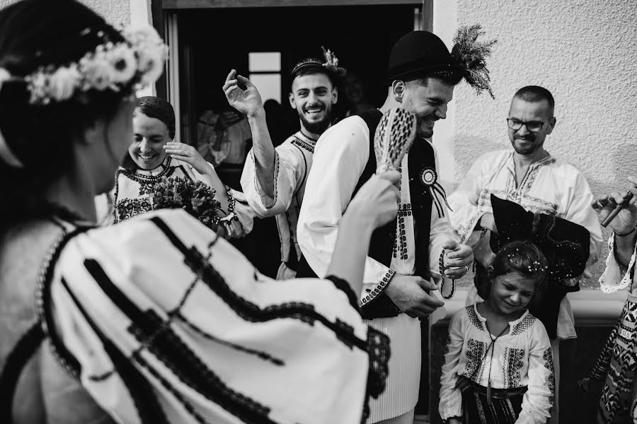 Fotógrafo de casamento Gabi Sandru (gabisandru). Foto de 10 de dezembro 2023