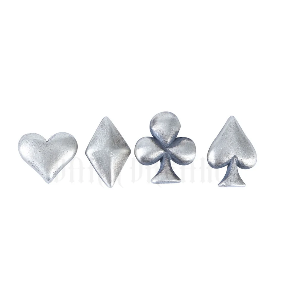 Mini clous d'oreilles de poker en argent sterling S925. Boucles d'oreilles discrètes pour un look élégant et une touche ludique. Bijoux fins pour tous.