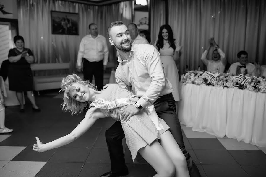 Fotógrafo de casamento Saviovskiy Valeriy (wawas). Foto de 1 de julho 2017