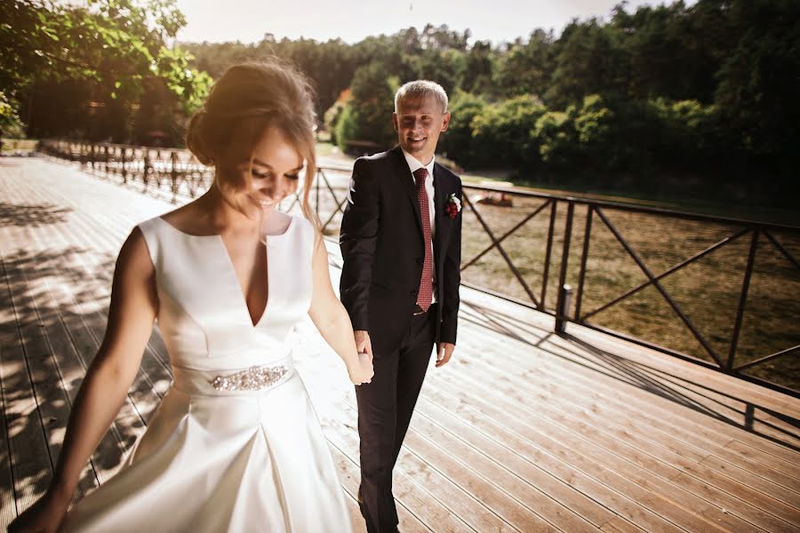 Fotógrafo de casamento Artur Guseynov (photogolik). Foto de 5 de setembro 2017