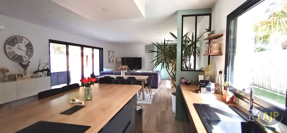 Vente villa 6 pièces 130 m² à Lege-cap-ferret (33950), 936 000 €