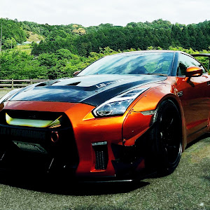 NISSAN GT-R