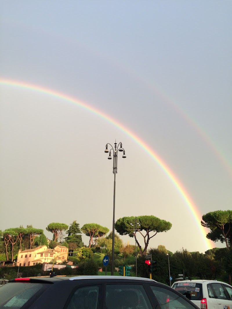 Lucky Rainbow  di @AP_Photo