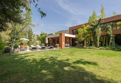 House with garden and terrace 2